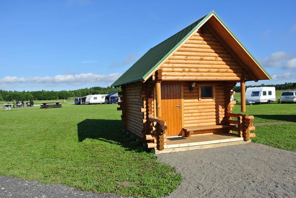 Vanamoisa Caravan Park Saue Buitenkant foto